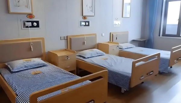 毕业超过两年入深户_不会唱歌却开演唱会，58岁的郑伊健消费情怀？ 傍晚人相动室聚活与友